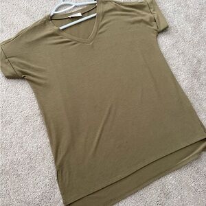 Zenana Outfitters Olive V-Neck Short Sleeve Tee